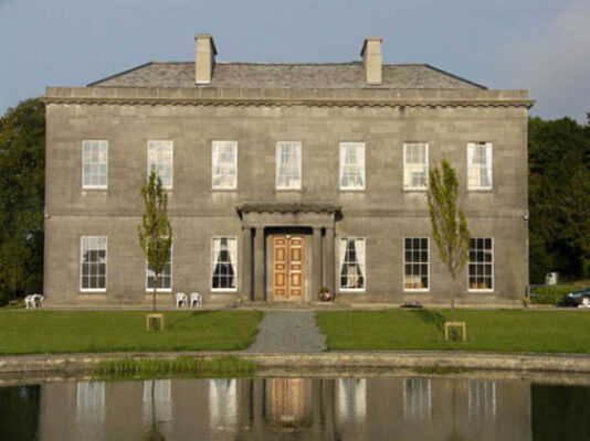 Adams Annual Auction and Lunch in Shanlis House